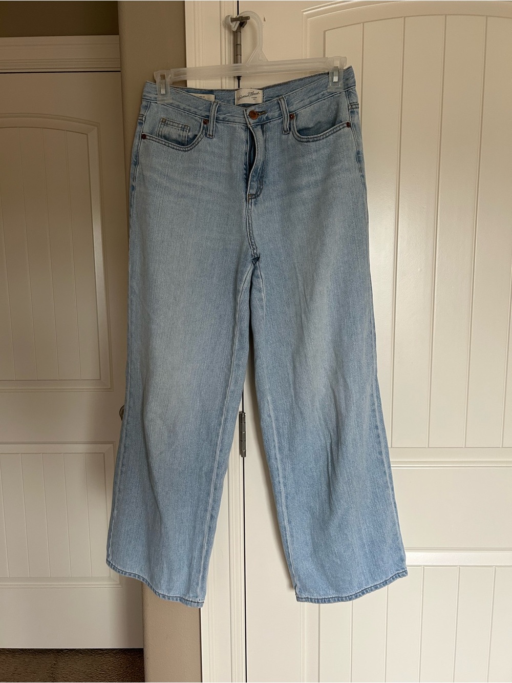 Universal Thread Light Blue Wide-Leg Jeans
